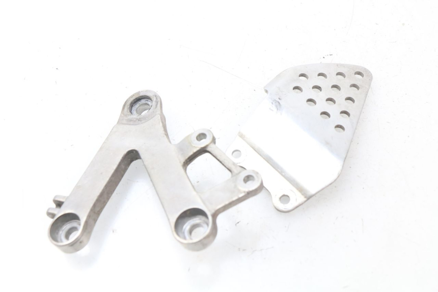 photo de FRONT RIGHT FOOTREST MOUNT HONDA CBR 919 RR FIREBLADE 900 (1998 - 1999) - Main view
