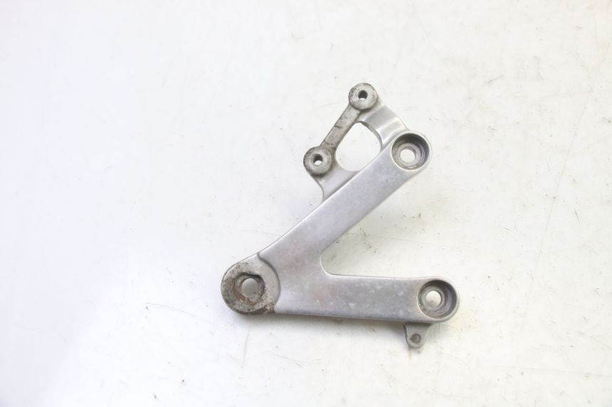 photo de FRONT RIGHT FOOTREST MOUNT HONDA CBR RR FIREBLADE 900 (1992 - 1994) - Main view