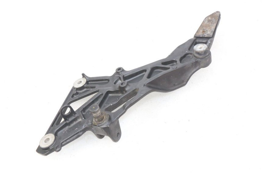 photo de FRONT RIGHT FOOTREST MOUNT HONDA CBRF CBR-F PC41 600 (2011 - 2013) - Component detail