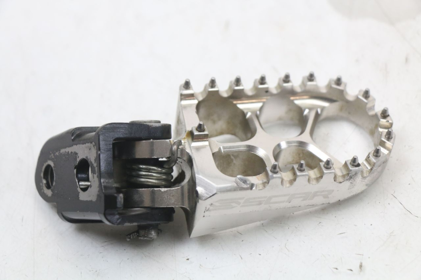 photo de FRONT RIGHT FOOTREST MOUNT HONDA CRF R 250 (2020 - 2021) - Component detail