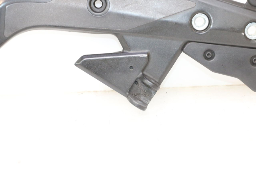 photo de FRONT RIGHT FOOTREST MOUNT KAWASAKI ER-6 ER6 F ABS 650 (2012 - 2016) - Markings and original references