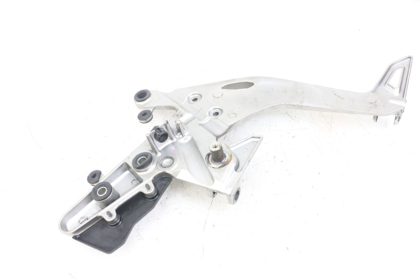 photo de FRONT RIGHT FOOTREST MOUNT KAWASAKI ER-6 ER6 N 650 (2012 - 2016) - Component detail