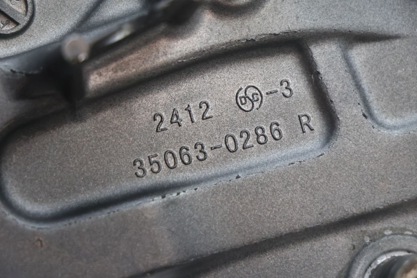 photo de FRONT RIGHT FOOTREST MOUNT KAWASAKI ER-6 ER6 N 650 (2005 - 2009) - Additional view of the item