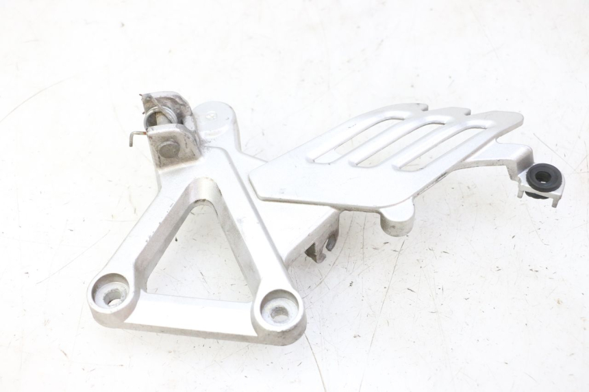 photo de FRONT RIGHT FOOTREST MOUNT STAHO FH 50 (2018 - 2019) - Technical close-up