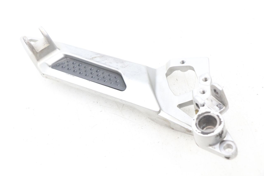 photo de FRONT RIGHT FOOTREST MOUNTING PLATE YAMAHA FJR ABS 1300 (2006 - 2012) - Main view