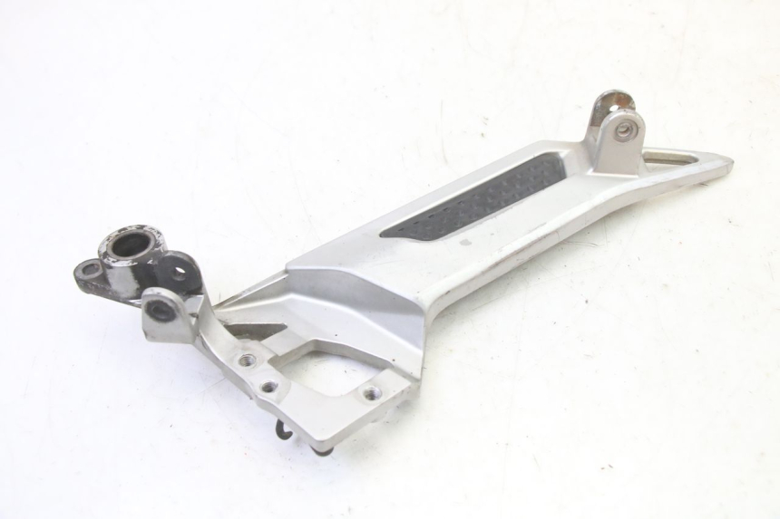 photo de FRONT RIGHT FOOTREST MOUNTING PLATE YAMAHA FJR ABS 1300 (2006 - 2012) - Technical close-up