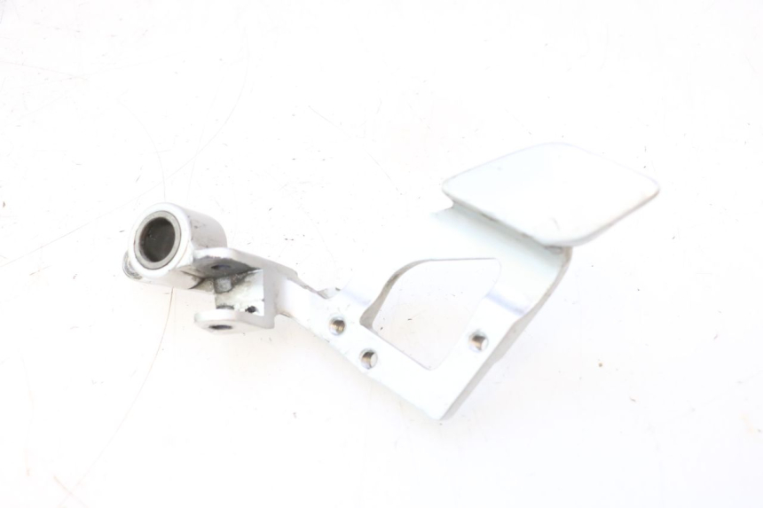 photo de FRONT RIGHT FOOTREST MOUNT YAMAHA FJR 1300 (2001 - 2005) - Additional view of the item