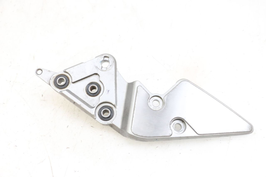photo de FRONT RIGHT FOOTREST MOUNT SUZUKI GSF N BANDIT 600 (1996 - 1999) - Main view