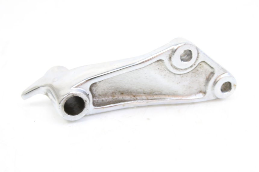 photo de RIGHT FRONT FOOTREST BRACKET SYM HUSKY 125 (1999 - 2005) - Component detail