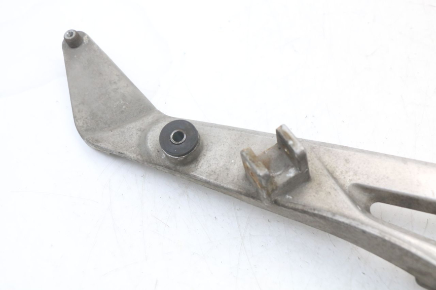 photo de RIGHT FRONT FOOTREST BRACKET HONDA NTV DEAUVILLE 650 (1998 - 2001) - Component detail