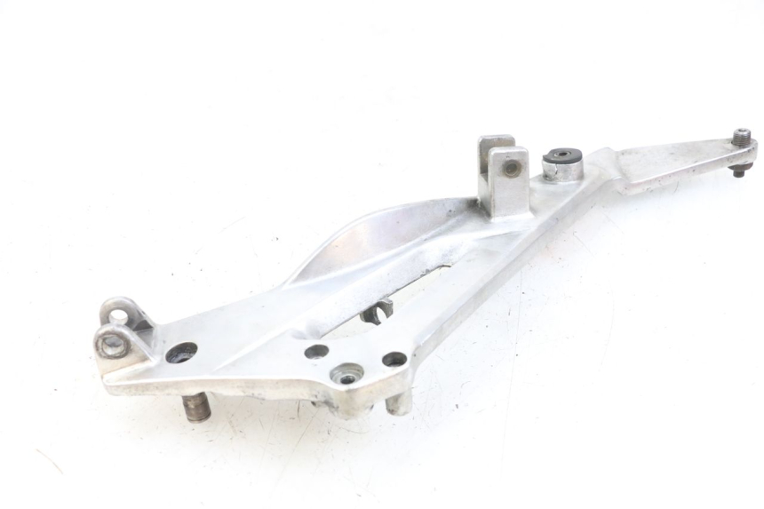 photo de RIGHT FRONT FOOTREST BRACKET HONDA NTV DEAUVILLE 650 (1998 - 2001) - Surface and material condition