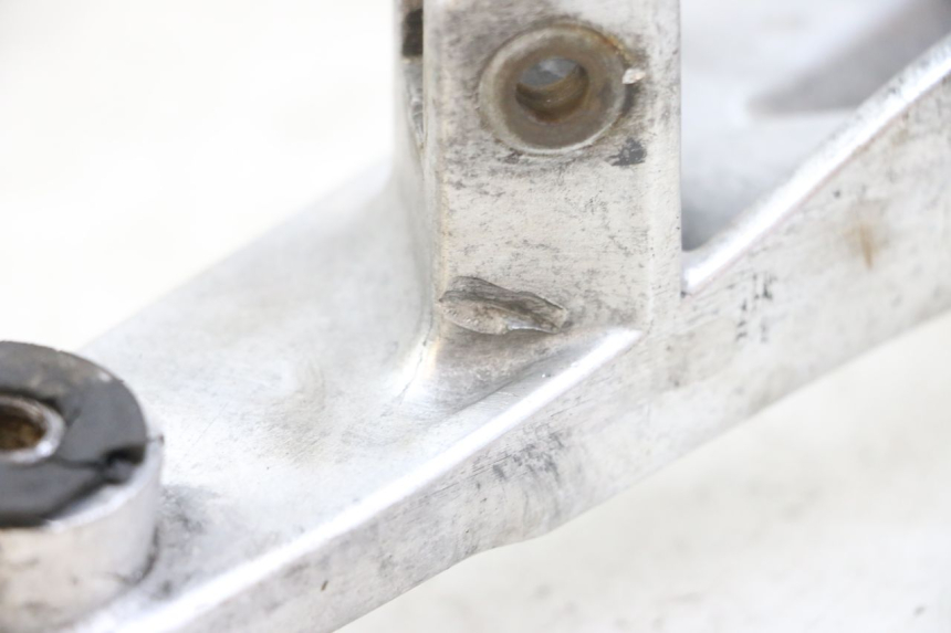 photo de RIGHT FRONT FOOTREST BRACKET HONDA NTV DEAUVILLE 650 (1998 - 2001) - Markings and original references