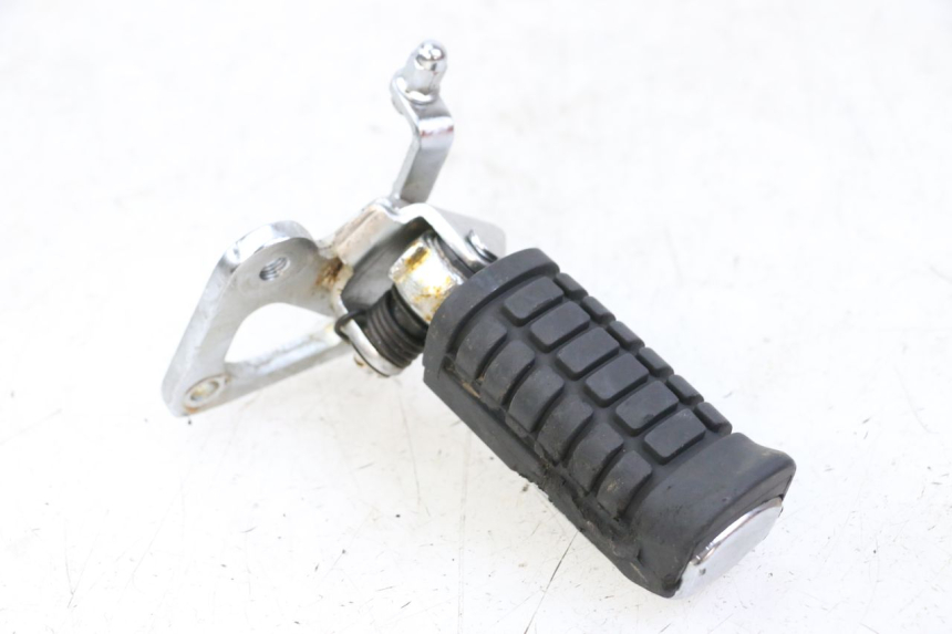 photo de FRONT RIGHT FOOTREST MOUNT REGAL RAPTOR RAXTER 2 125 (2007 - 2015) - Main view