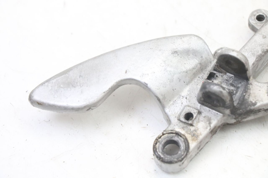 photo de FRONT RIGHT FOOTREST MOUNT APRILIA RS 50 (1999 - 2005) - Component detail