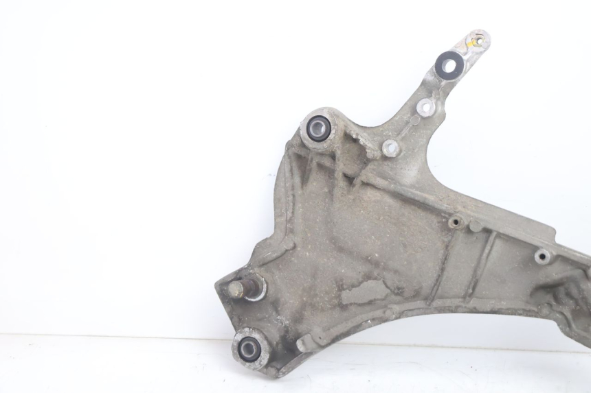 photo de FRONT RIGHT FOOTREST MOUNT HONDA ST PAN EUROPEAN 1100 (1990 - 2002) - Product overview