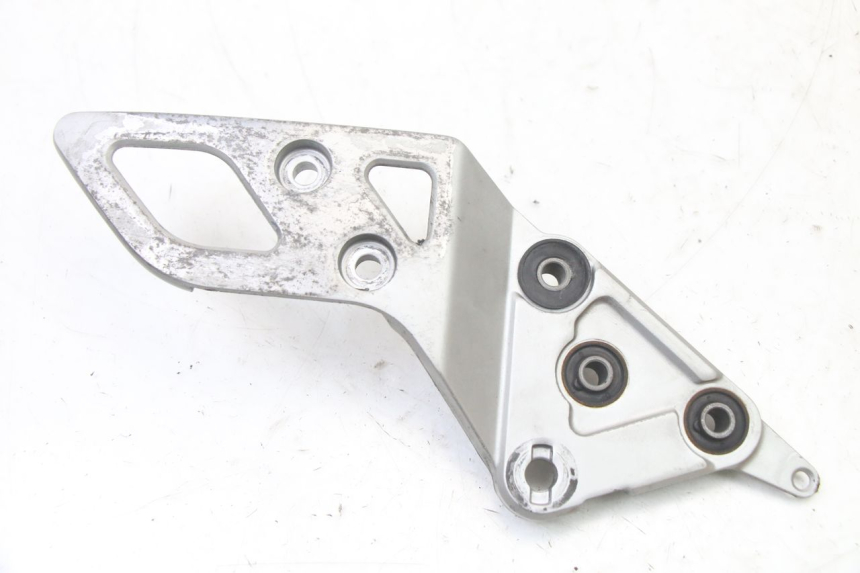 photo de FRONT RIGHT FOOTREST MOUNT SUZUKI GSX F GSXF 650 (2007 - 2015) - Main view