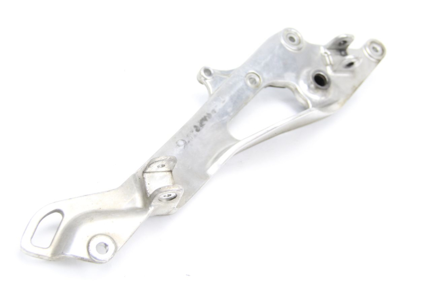 photo de FRONT RIGHT FOOTREST MOUNT YAMAHA TDM ABS 900 (2002 - 2014) - Component detail