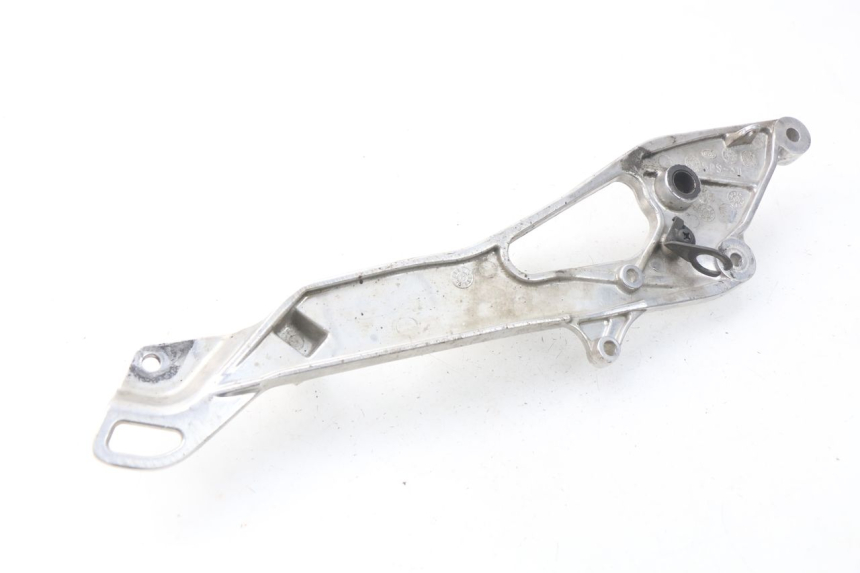 photo de FRONT RIGHT FOOTREST MOUNT YAMAHA TDM ABS 900 (2002 - 2014) - Technical close-up