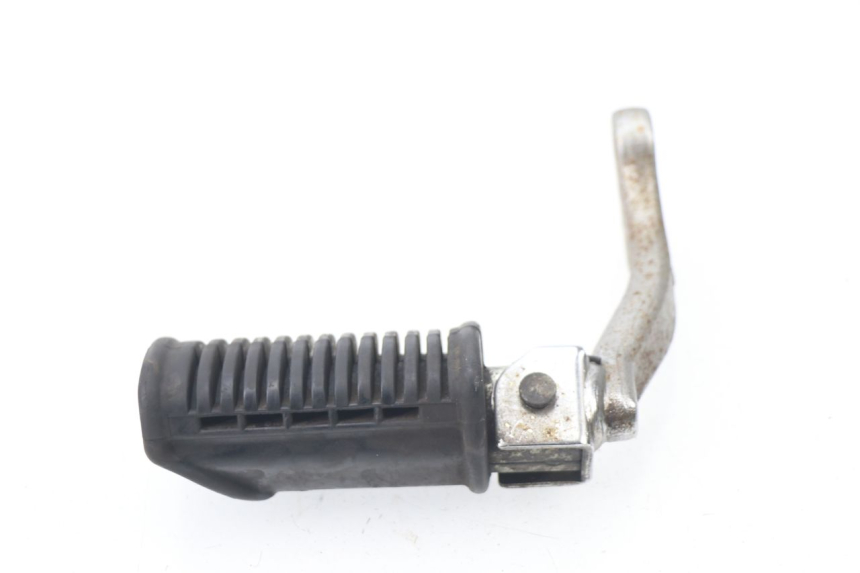 photo de FRONT RIGHT FOOTREST MOUNT SUZUKI TU X TUX VOLTY 125 (1999 - 2001) - Zoom on usage condition