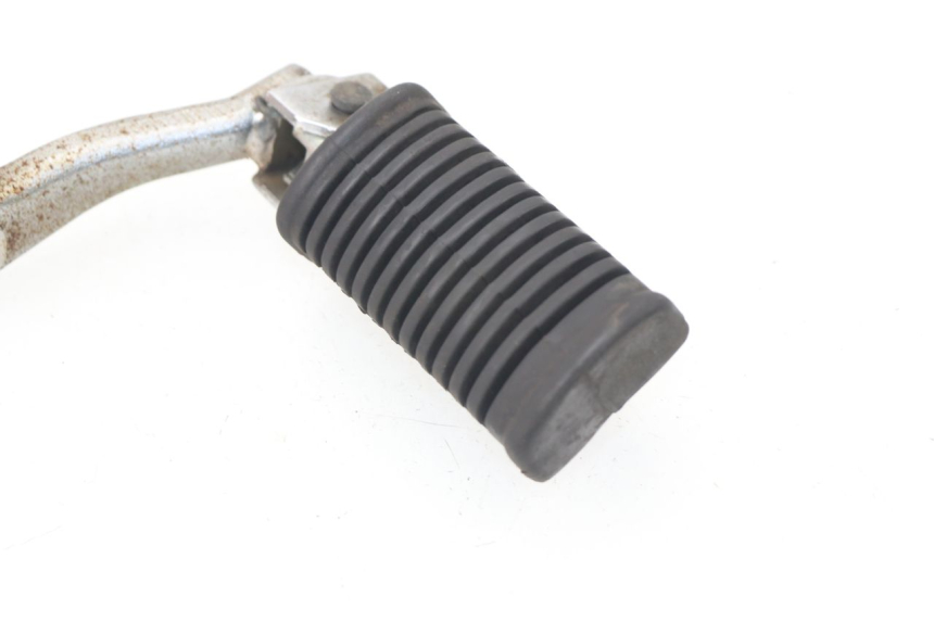 photo de FRONT RIGHT FOOTREST MOUNT SUZUKI TU X TUX VOLTY 125 (1999 - 2001) - Alternative perspective