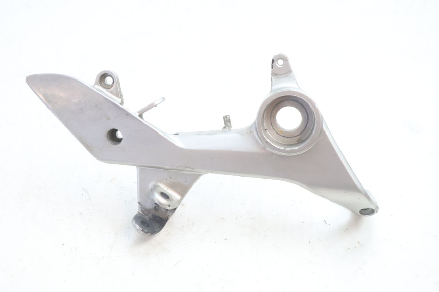 photo de FRONT RIGHT FOOTREST MOUNT HONDA VFR FI RC46 800 (1998 - 2001) - Main view