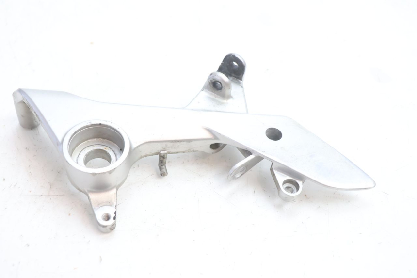 photo de FRONT RIGHT FOOTREST MOUNT HONDA VFR FI RC46 800 (1998 - 2001) - Product overview