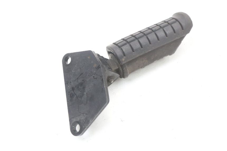 photo de Front right footrest bracket SUZUKI VL INTRUDER 125 (2004 - 2007) - Zoom on usage condition