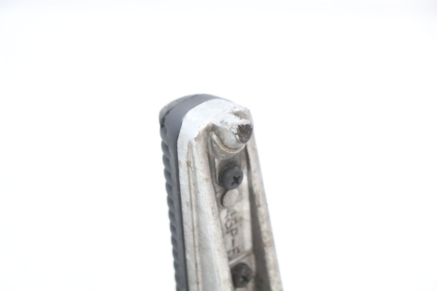 photo de FRONT RIGHT FOOTREST MOUNT YAMAHA XJ600 XJ DIVERSION 600 (1992 - 1997) - Zoom on usage condition