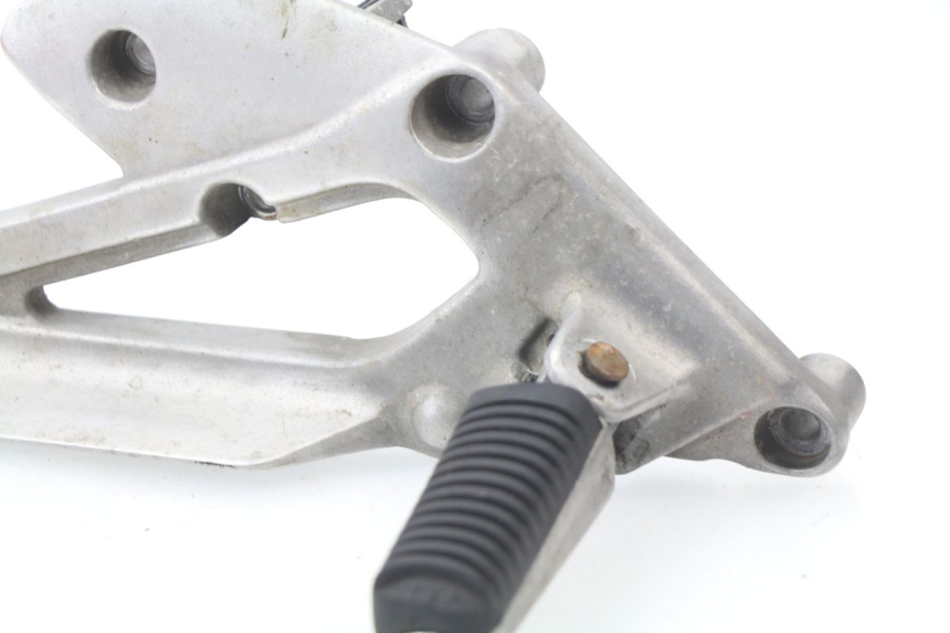 photo de FRONT RIGHT FOOTREST MOUNT YAMAHA XJN XJ N DIVERSION 600 (1994 - 1997) - Product overview