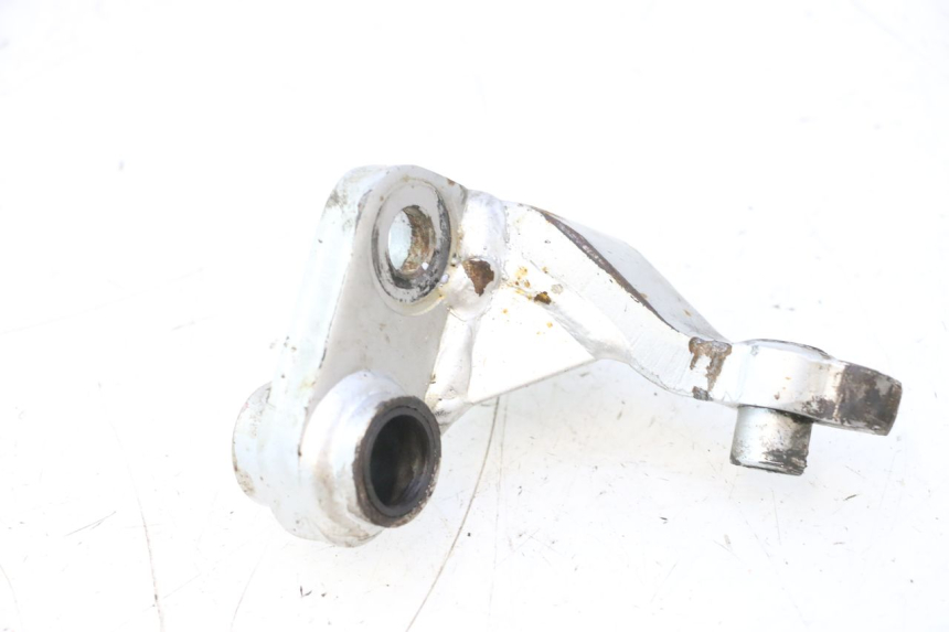 photo de FRONT RIGHT FOOTREST MOUNT HONDA XRV AFRICA TWIN 750 (1990 - 1992) - Component detail