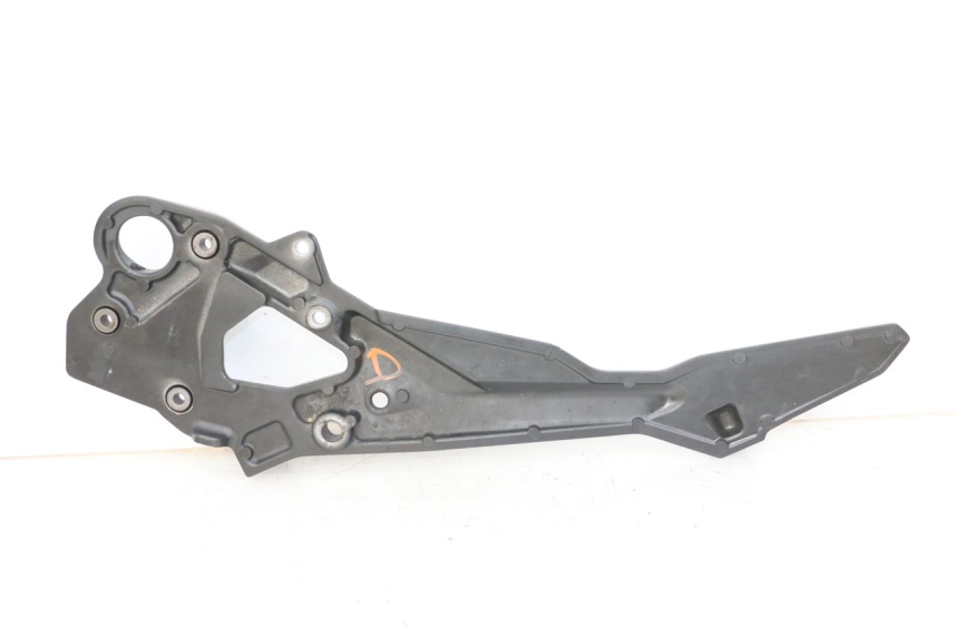 photo de FRONT RIGHT FOOTREST MOUNT YAMAHA XJ6 ABS 600 (2008 - 2016) - Technical close-up