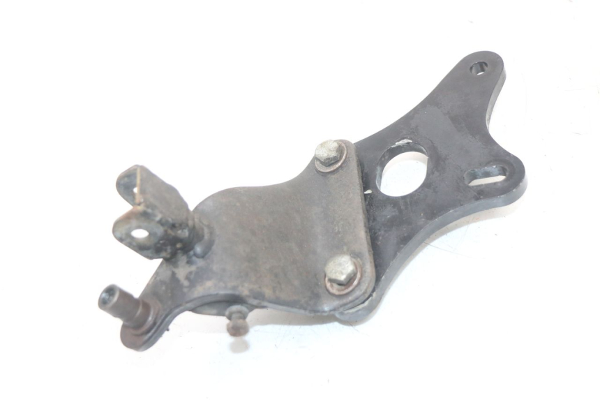 photo de FRONT RIGHT FOOTREST MOUNT YAMAHA XVS DRAG STAR DRAGSTAR 650 (1997 - 2007) - Component detail