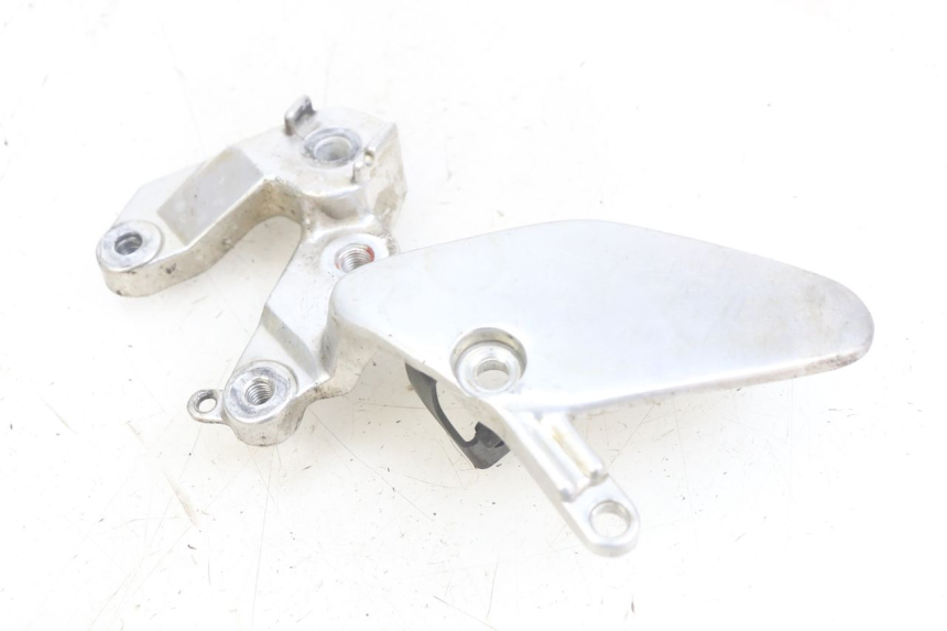 photo de RIGHT FRONT FOOTREST BRACKET YAMAHA YZF R THUNDERCAT 600 (1996 - 2003) - Main view