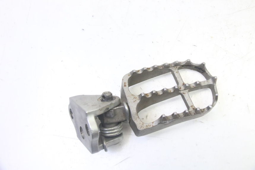 photo de FRONT RIGHT FOOTREST MOUNT YAMAHA YZF YZ-F 450 (2014 - 2016) - Main view