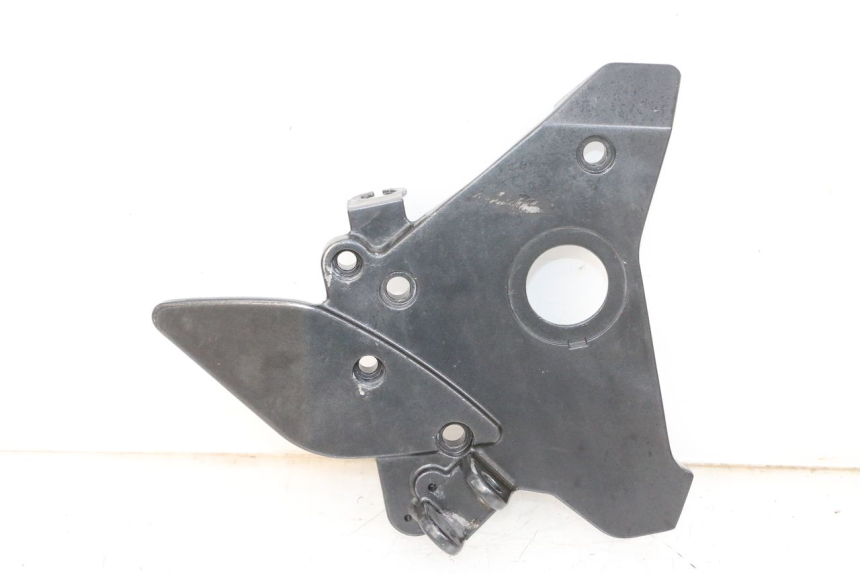 photo de FRONT RIGHT FOOTREST MOUNT KAWASAKI ZR 7 750 (1999 - 2004) - Main view