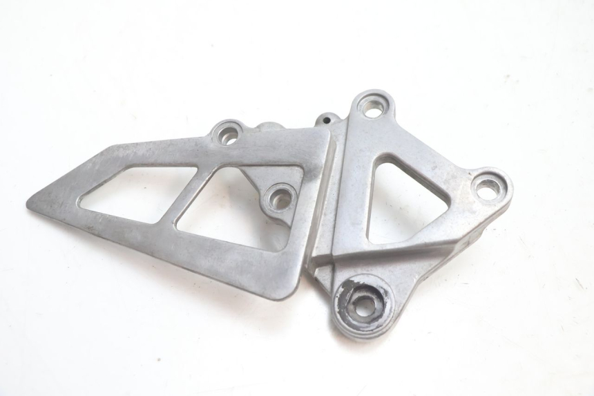 photo de RIGHT FRONT FOOTREST BRACKET KAWASAKI ZX-6R ZX6R 600 (1995 - 1997) - Main view