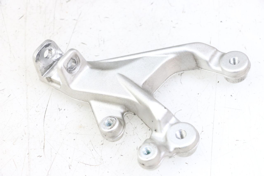 photo de FRONT LEFT FOOTREST MOUNT BMW S RR ABS S1000RR 1000 (2015 - 2018) - Main view