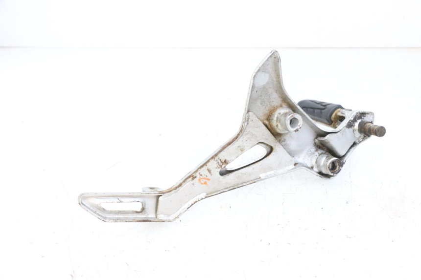 photo de FRONT LEFT FOOTREST MOUNT MAG POWER BOMBERS 4T 50 (2016 - 2026) - Fixing points details