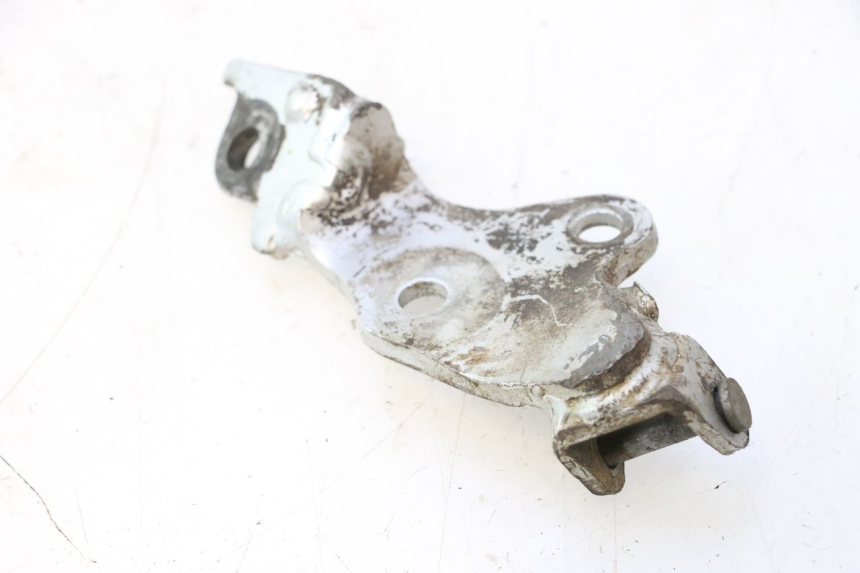 photo de FRONT LEFT FOOTREST MOUNT HONDA CRF CR-F 125 (2020 - 2021) - Fixing points details