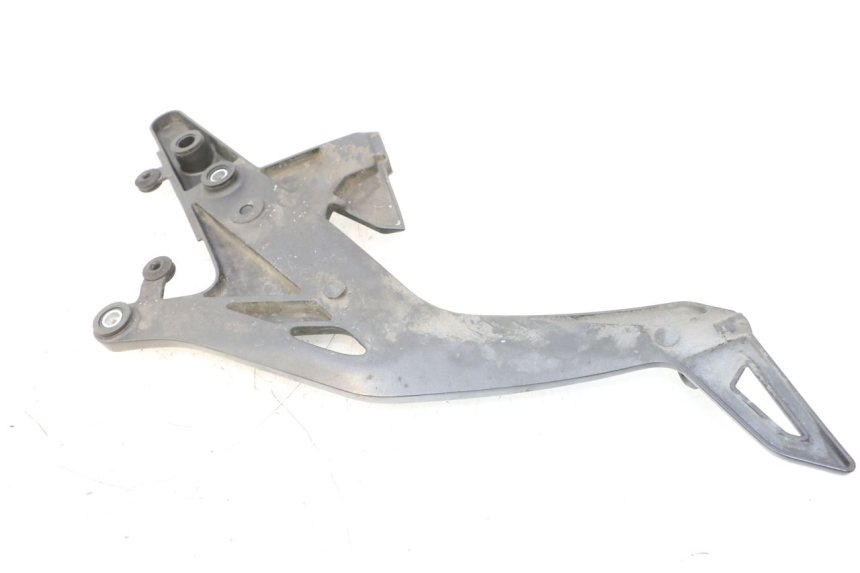 photo de FRONT LEFT FOOTREST MOUNT KAWASAKI ER-6 ER6 F ABS 650 (2012 - 2016) - Component detail