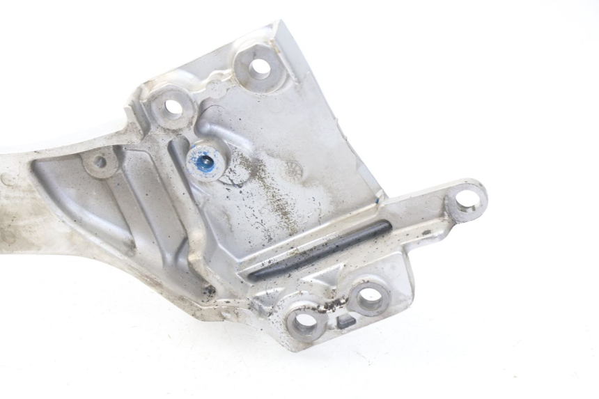 photo de LEFT FRONT FOOTREST BRACKET YAMAHA FJR ABS 1300 (2006 - 2012) - Product overview