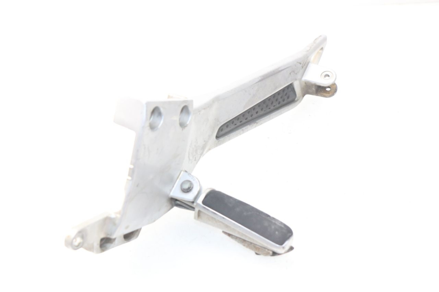 photo de LEFT FRONT FOOTREST BRACKET YAMAHA FJR ABS 1300 (2006 - 2012) - Surface and material condition