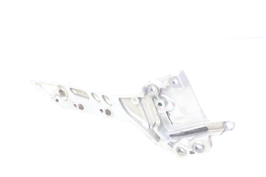 photo de LEFT FRONT FOOTREST BRACKET YAMAHA FJR ABS 1300 (2006 - 2012) - Fixing points details