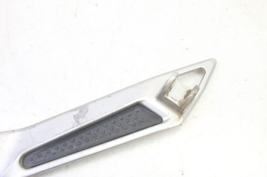 photo de LEFT FRONT FOOTREST BRACKET YAMAHA FJR ABS 1300 (2006 - 2012) - Zoom on usage condition