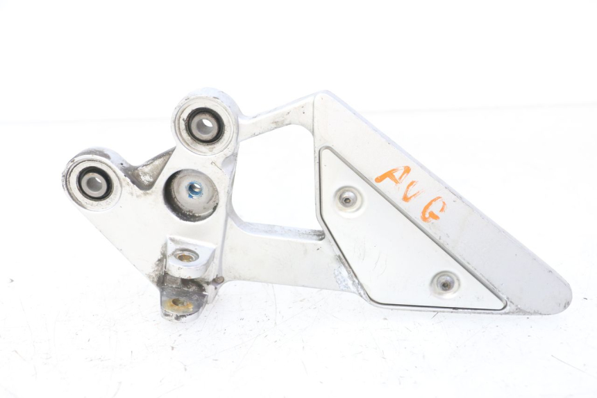 photo de FRONT LEFT FOOTREST MOUNT YAMAHA FZ6 FAZER S2 600 (2007 - 2011) - Main view