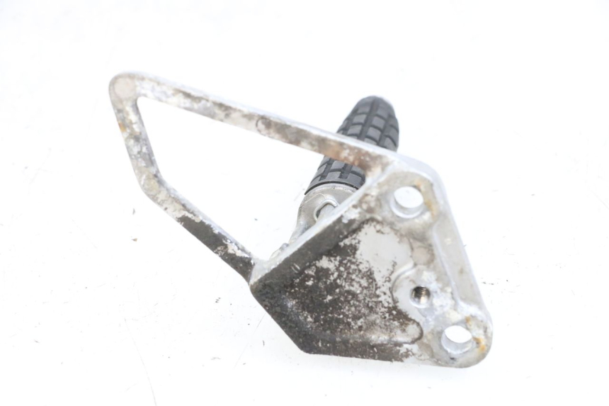 photo de LEFT FRONT FOOTPEG BRACKET KAWASAKI GPX R WARBIRD 600 (1988 - 1993) - Technical close-up