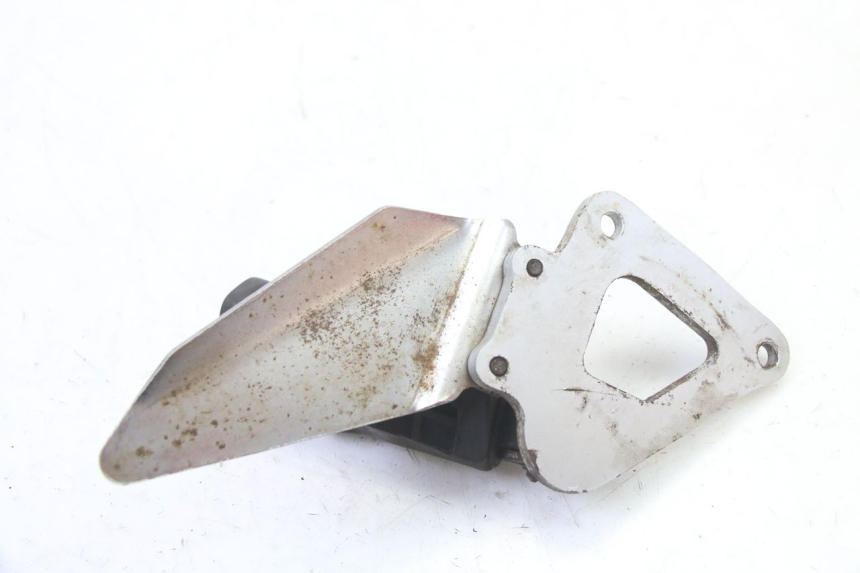 photo de FRONT LEFT FOOTREST MOUNT SUZUKI GS GSE 500 (2001 - 2003) - Fixing points details