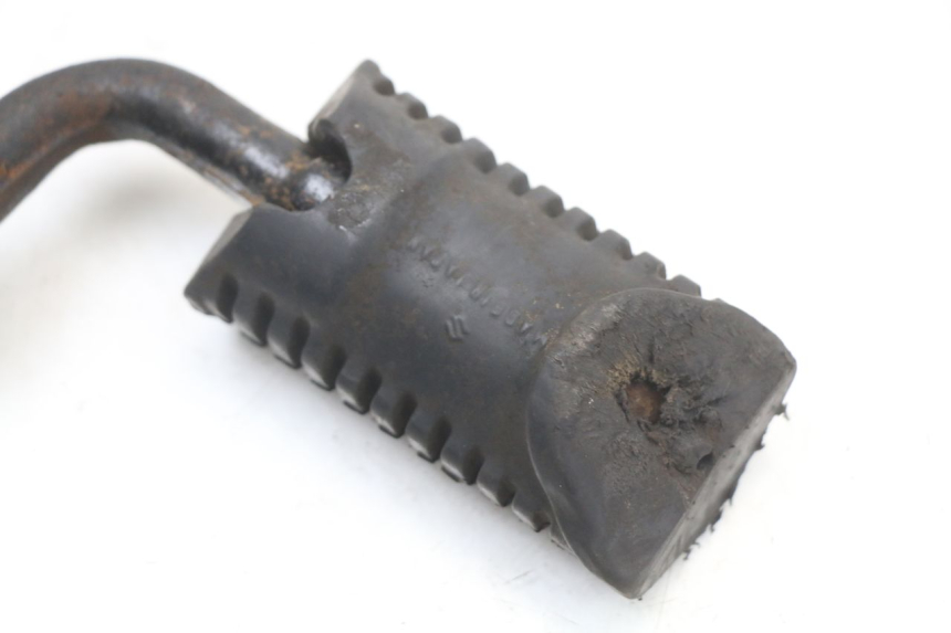 photo de FRONT LEFT FOOTREST MOUNT SUZUKI GSX E 250 (1982 - 1983) - Fixing points details