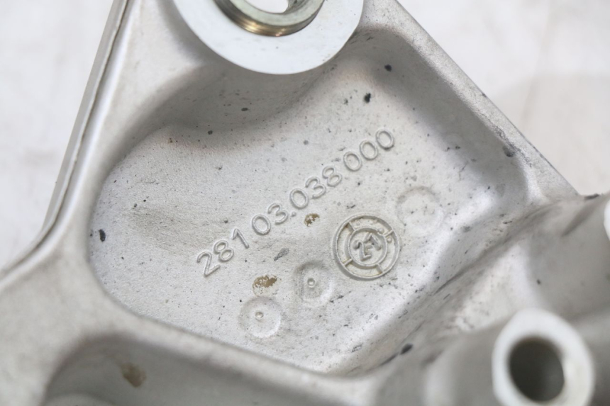 photo de FRONT LEFT FOOTREST MOUNT HUSQVARNA SVARTPILEN 401 (2018 - 2023) - Surface and material condition