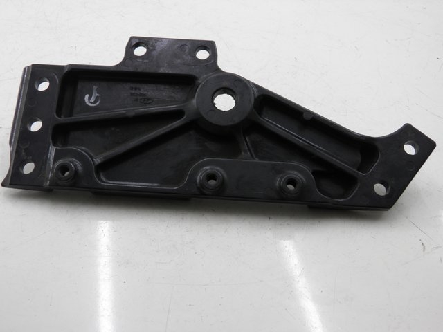 photo de FRONT LEFT FOOTREST MOUNT KAWASAKI ZEPHYR 550 (1991 - 1998) - Component detail
